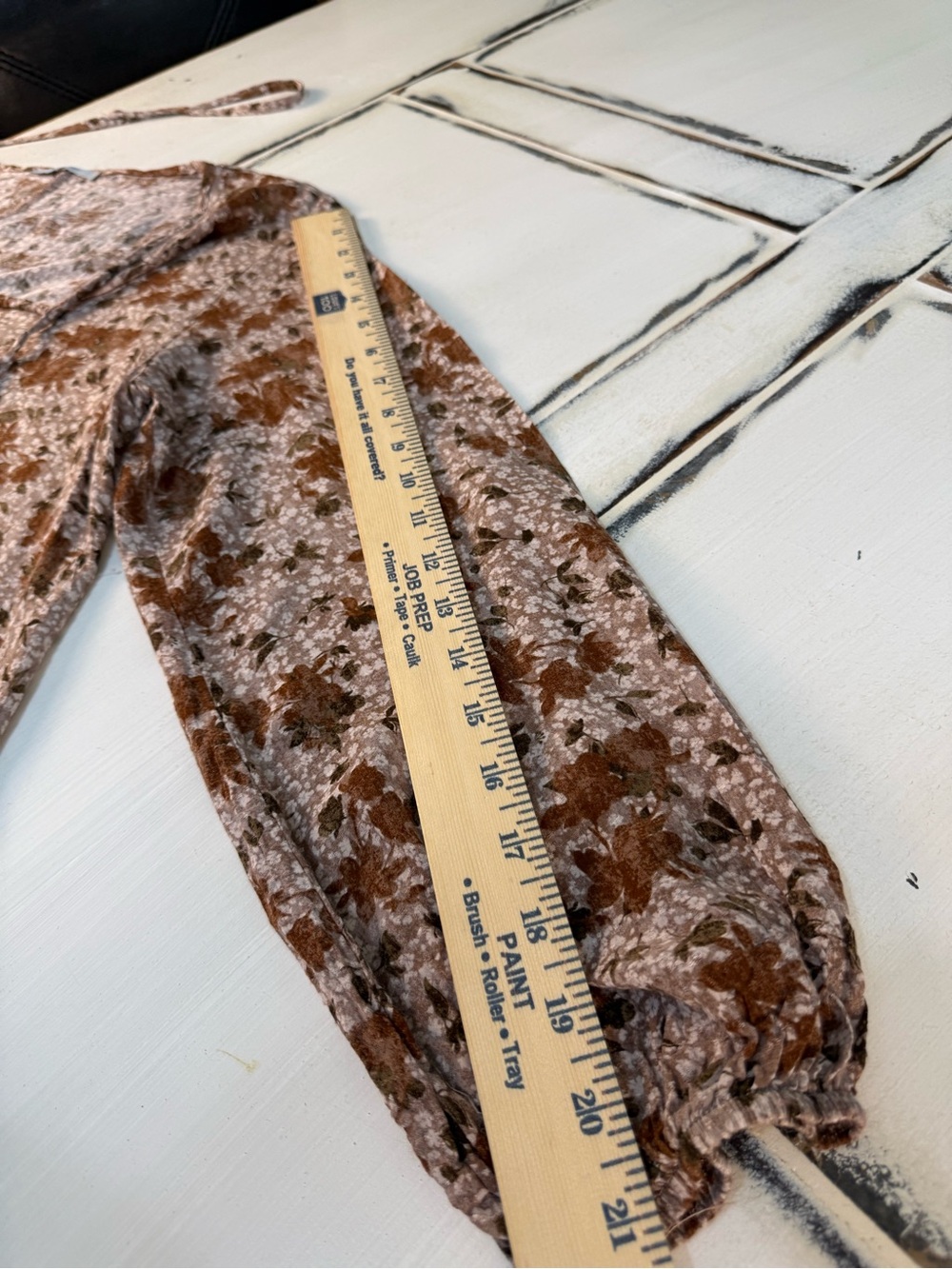 Veveret Boho Floral Tie-Front Peasant Blouse in Brown Floral - Picture 12 of 16